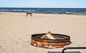 Beach Club Of Oscoda - The Lakeshore Cottage