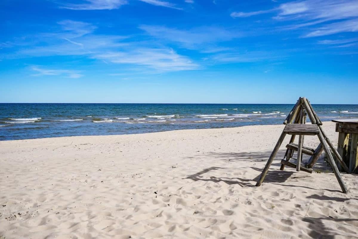 Beach Club Of Oscoda - The Lakeshore Cottage Exterior photo